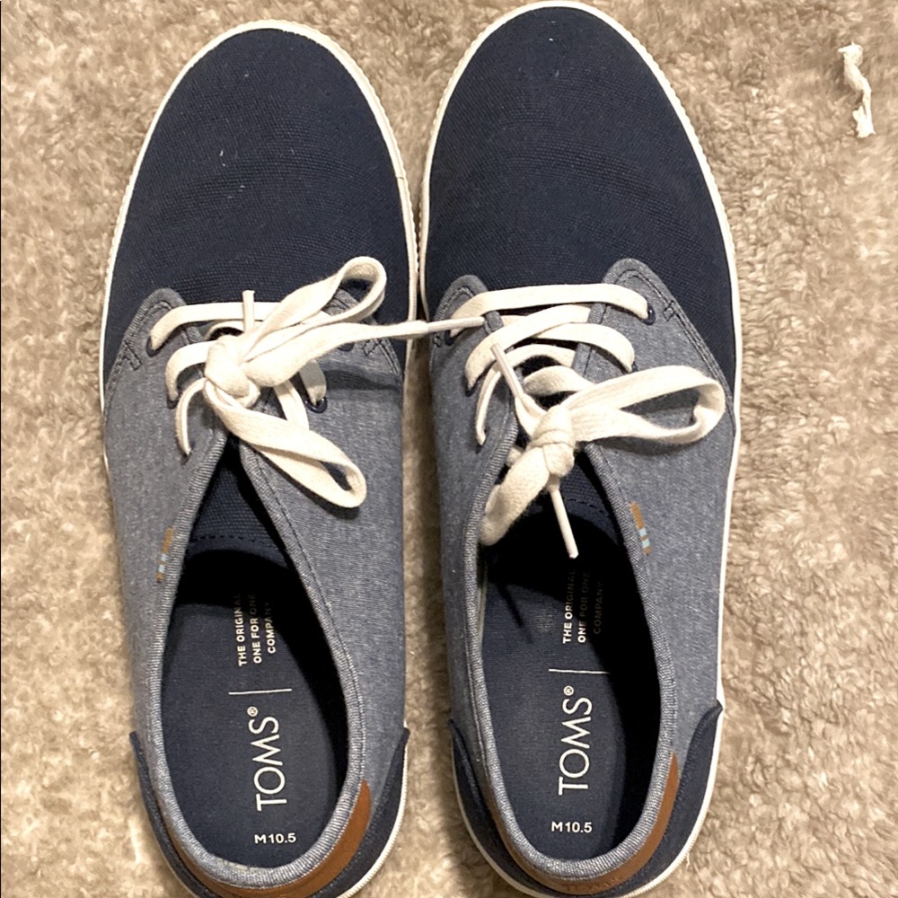 Tom’s Carlo Canvas & Chambray Sneaker
10.5 | Navy
